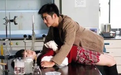 医生含着我的奶边摸边做